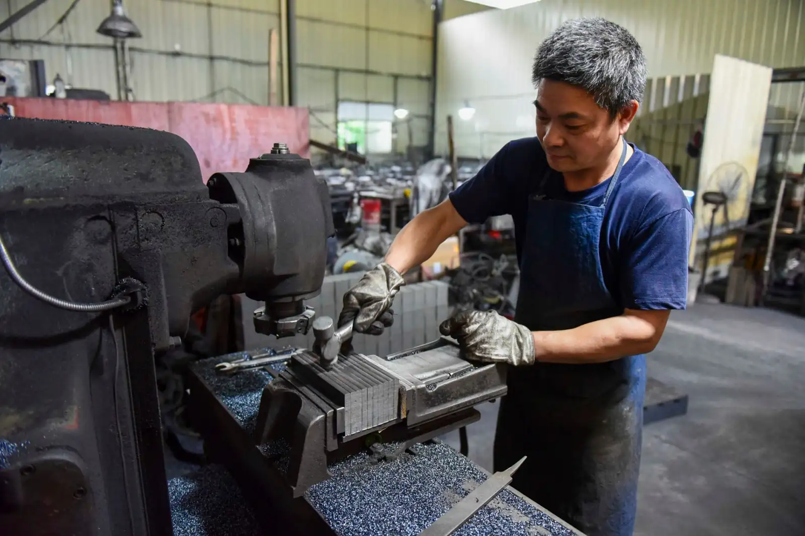 机械设备选购指南：工业加工设备型号对比与匹配建议